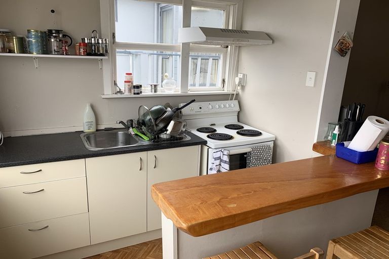 Photo of property in 19 Hania Street, Mount Victoria, Wellington, 6011