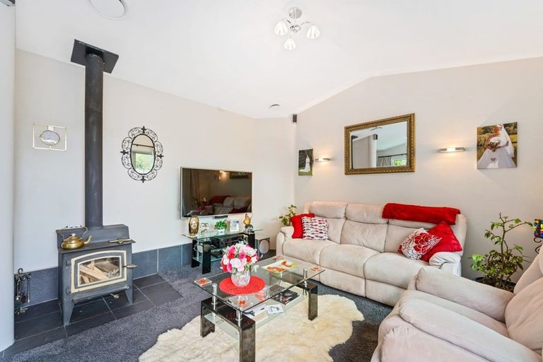 Photo of property in 108 Pinehaven Road, Pinehaven, Upper Hutt, 5019