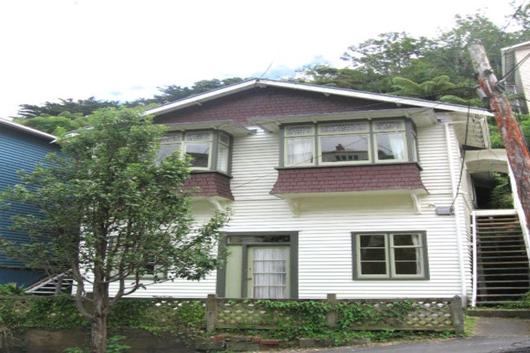 Photo of property in 35 Adams Terrace, Aro Valley, Wellington, 6021