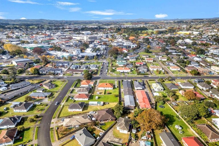 Photo of property in 35b Victoria Street, Pukekohe, 2120