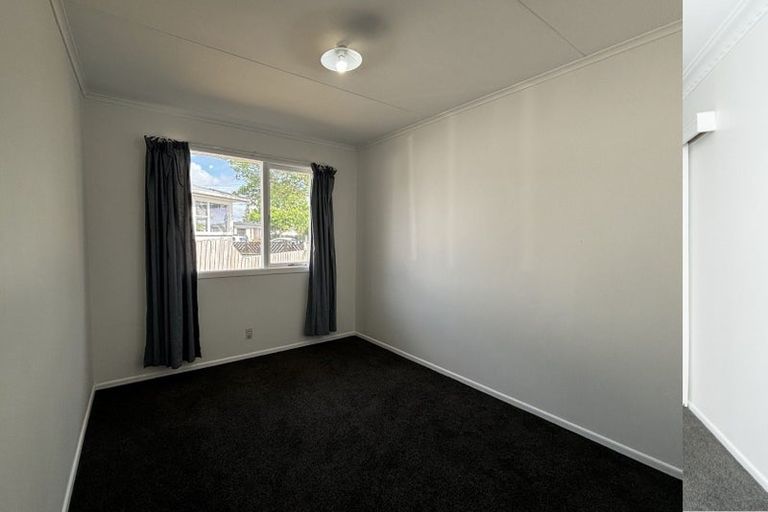 Photo of property in 77 Collins Road, Melville, Hamilton, 3206