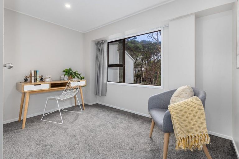 Photo of property in 25 Solander Place, Whitby, Porirua, 5024