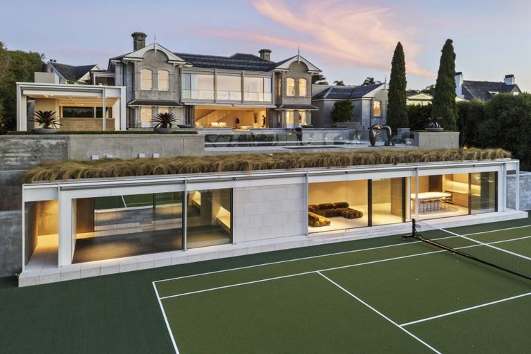 Photo of property in 27 Marine Parade, Herne Bay, Auckland, 1011