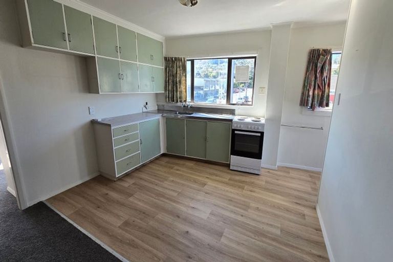 Photo of property in 8 Collins Avenue, Tawa, Wellington, 5028