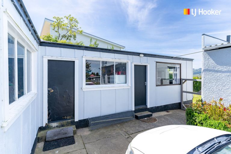 Photo of property in 15 Monowai Road, Ravensbourne, Dunedin, 9022