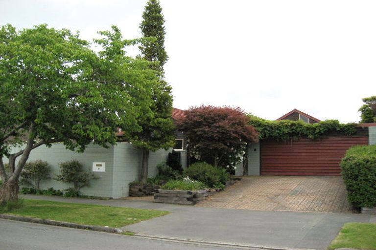 Photo of property in 8 Hawkswood Place, Avonhead, Christchurch, 8042