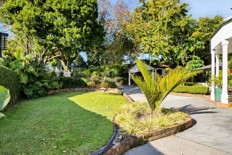 Photo of property in 18 Ridge Lane, New Plymouth, 4310