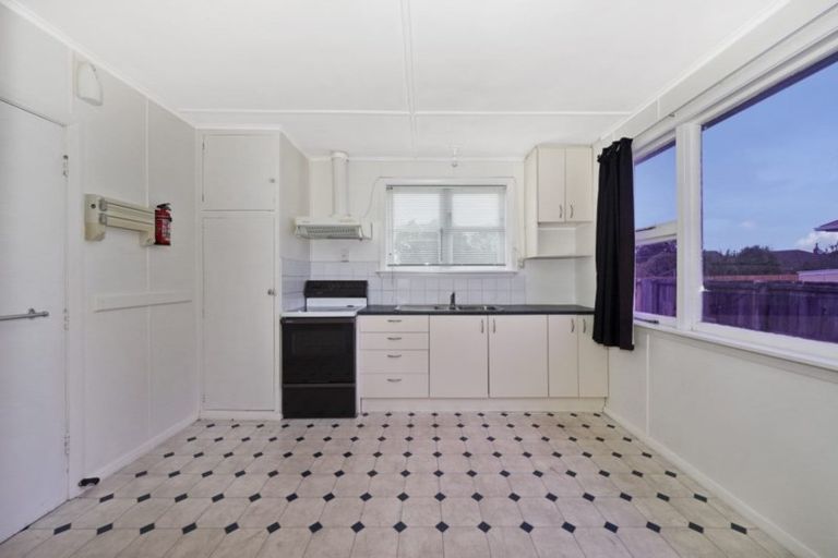 Photo of property in 2/45 Dickson Crescent, Hornby, Christchurch, 8042