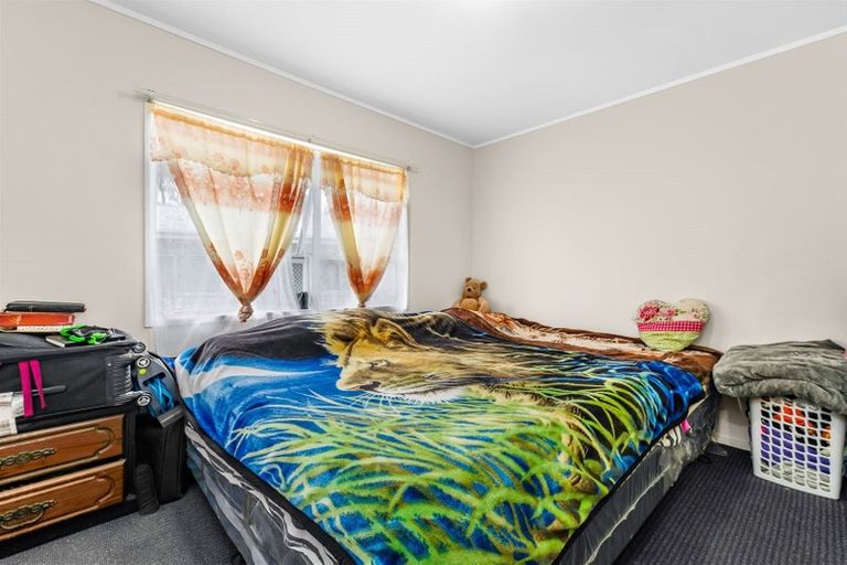 Photo of property in 2/22 Darnell Crescent, Clover Park, Auckland, 2019