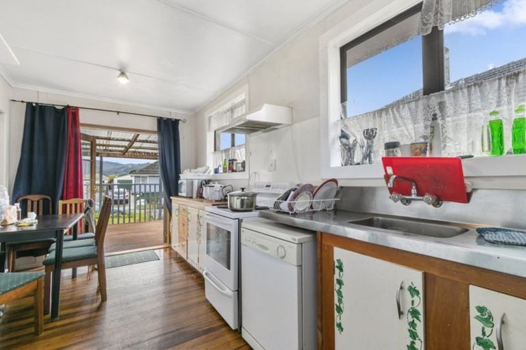 Photo of property in 24 Ngata Grove, Trentham, Upper Hutt, 5018