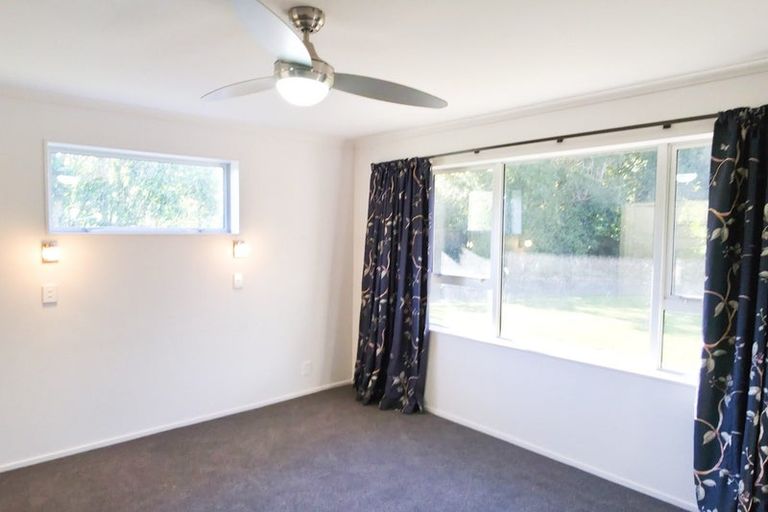 Photo of property in 22 Alexander Street, Waikanae, 5036
