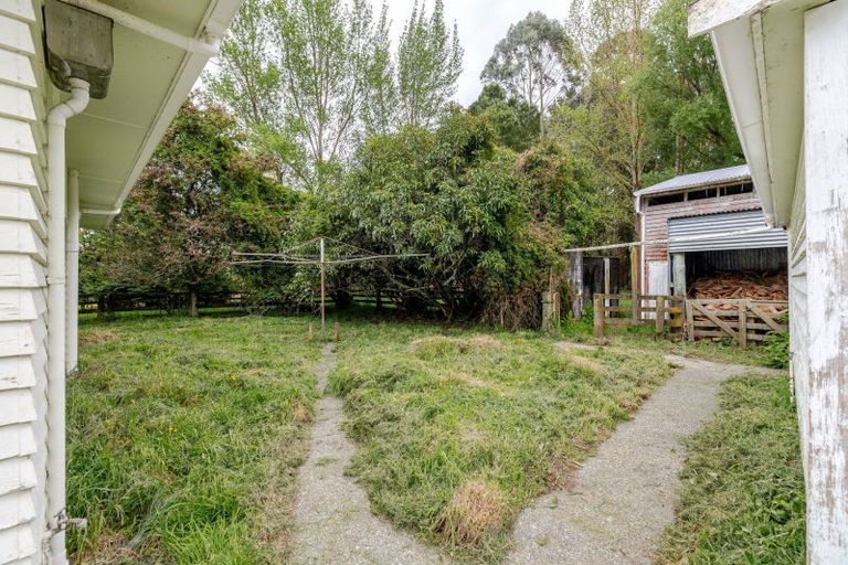 Photo of property in 111 Hinemoa Valley Road, Kaitawa, Pahiatua, 4981
