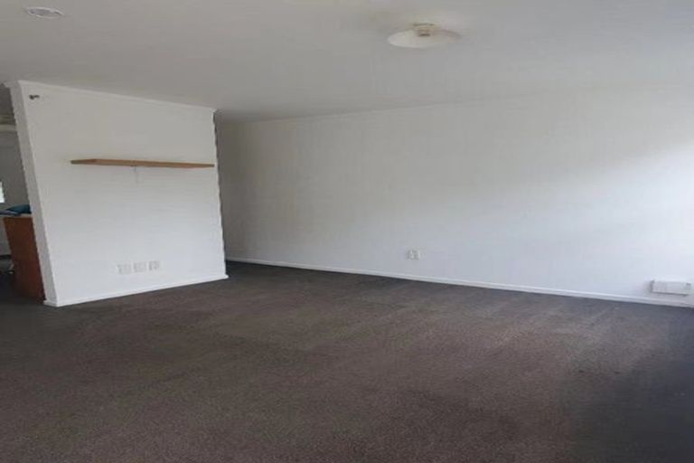 Photo of property in 1/542 Swanson Road, Ranui, Auckland, 0612