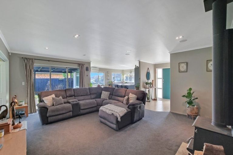 Photo of property in 10 Carroll Place, Owhata, Rotorua, 3010