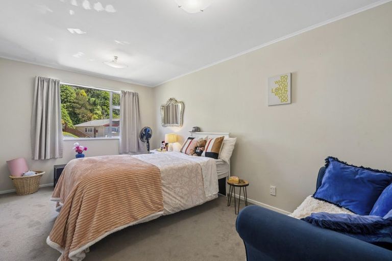 Photo of property in 15 Westhaven Drive, Tawa, Wellington, 5028