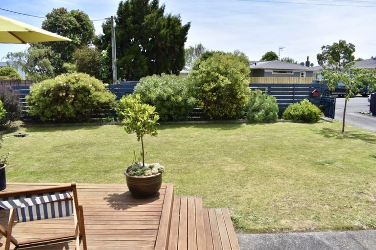 Photo of property in 16 Lemon Street, Otaki, 5512