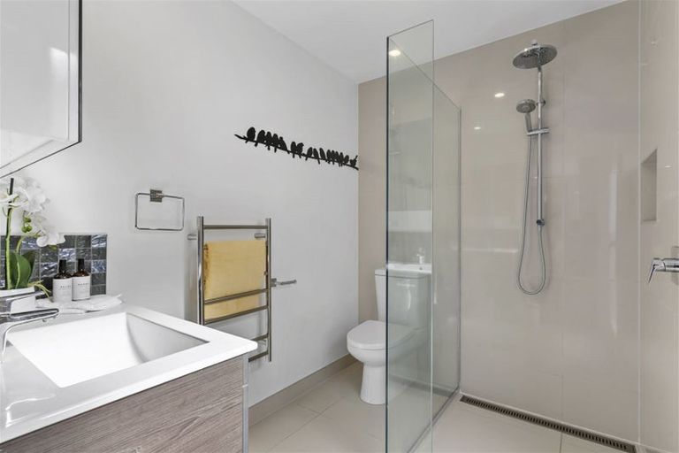 Photo of property in 80 Vandeleur Avenue, Birkdale, Auckland, 0626