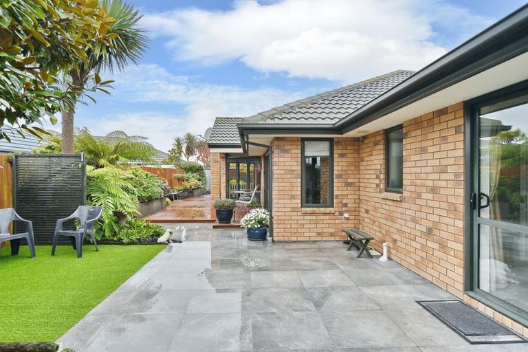 Photo of property in 12 Belgrove Place, Parklands, Christchurch, 8083
