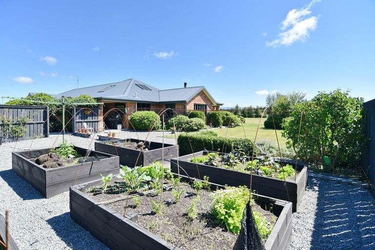 Photo of property in 424 Barkers Road, Loburn, Rangiora, 7472