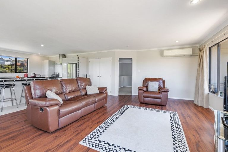 Photo of property in 34 Kotanui Avenue, Army Bay, Whangaparaoa, 0930