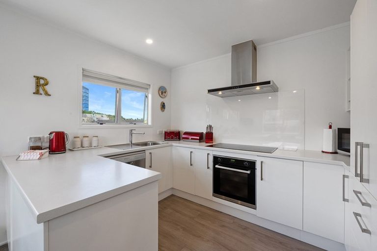 Photo of property in 3/15 Omana Road, Milford, Auckland, 0620