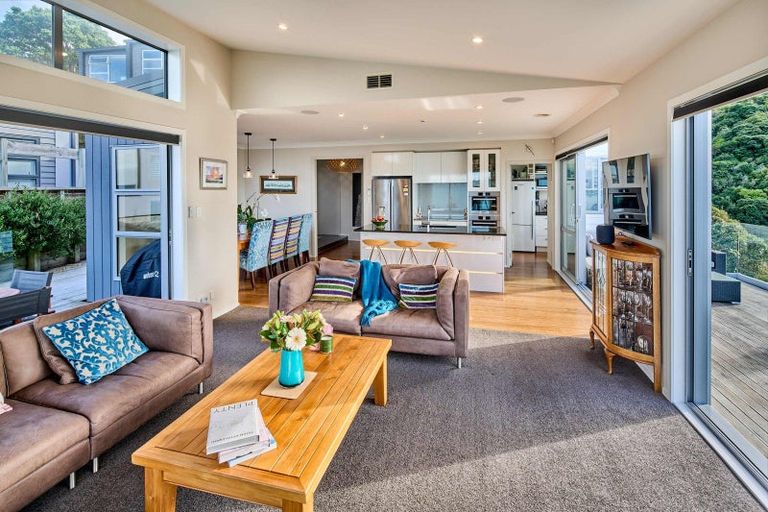 Photo of property in 10 Hervey Way, Kaiwharawhara, Wellington, 6035