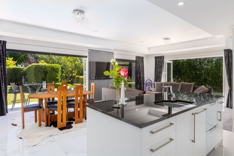 Photo of property in 7 Teviotview Place, Amberley, 7410