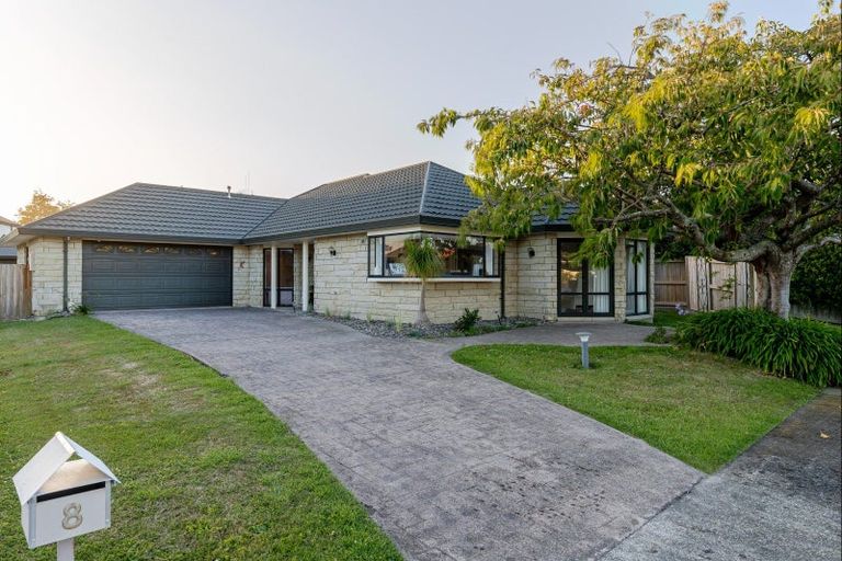 Photo of property in 8 Rothesay Place, Highbury, Palmerston North, 4412