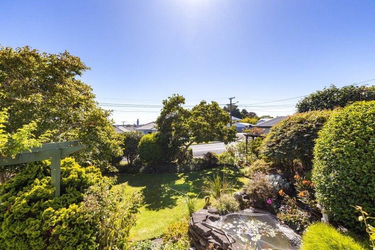 Photo of property in 32 Queens Road, Glen Avon, New Plymouth, 4312