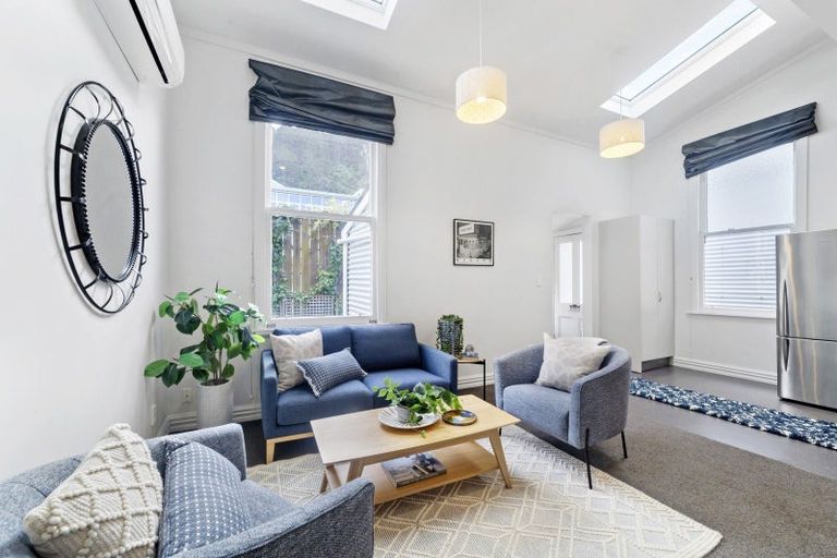 Photo of property in 142 Tinakori Road, Thorndon, Wellington, 6011