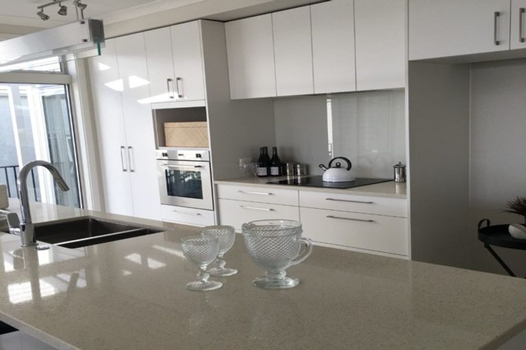 Photo of property in 16 Plantation Terrace, Orewa, 0931