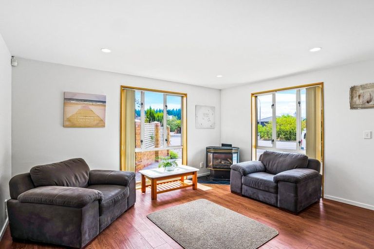 Photo of property in 19 Courtfield Close, Parklands, Christchurch, 8083