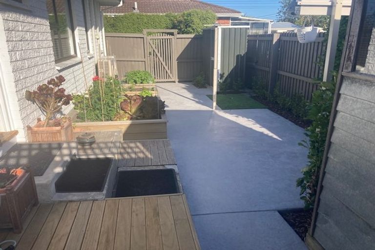 Photo of property in 2/98 Merrin Street, Avonhead, Christchurch, 8042