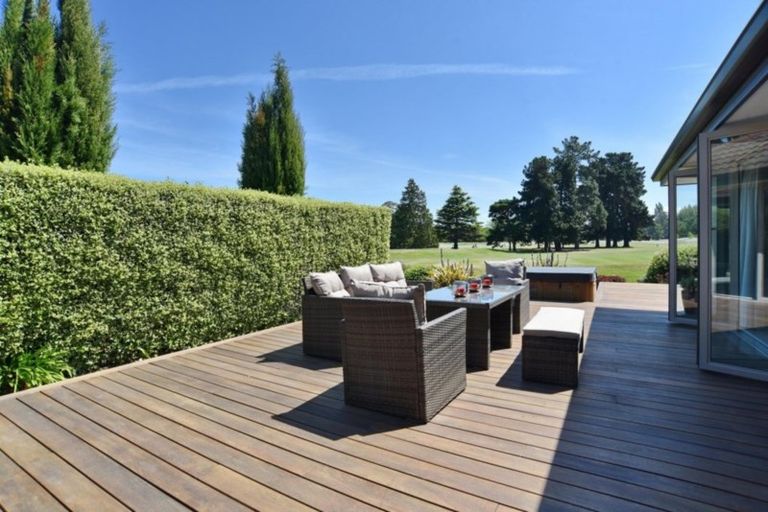 Photo of property in 142 Lake Terrace Road, Burwood, Christchurch, 8061