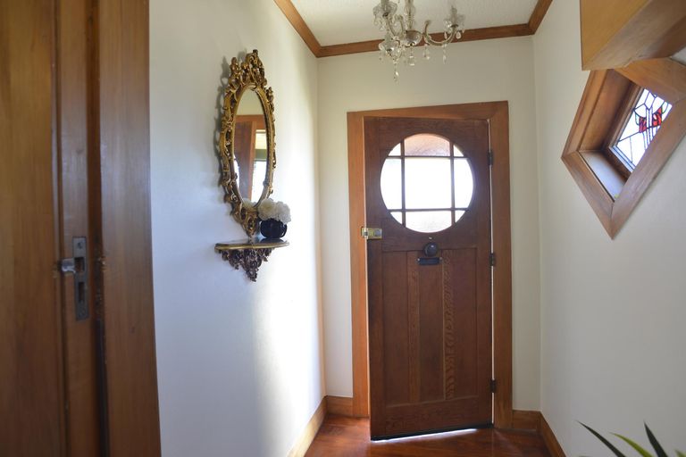 Photo of property in 2 Garrison Street, Carterton, 5713