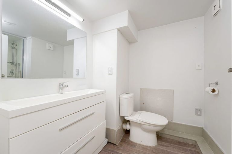 Photo of property in 35 Nile Road, Kelston, Auckland, 0602