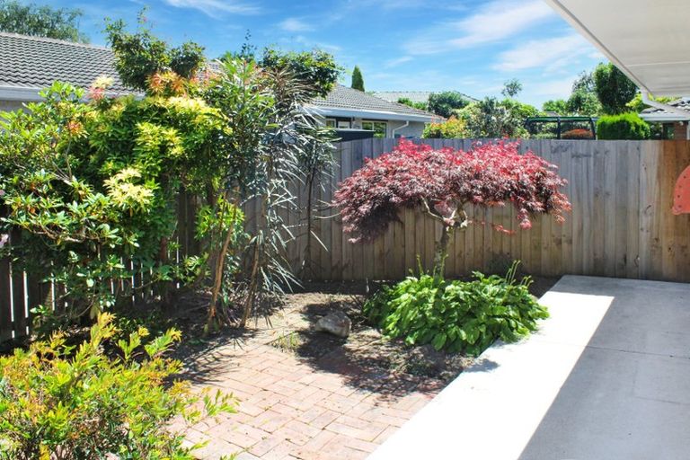 Photo of property in 1/58 Ambleside Drive, Burnside, Christchurch, 8053
