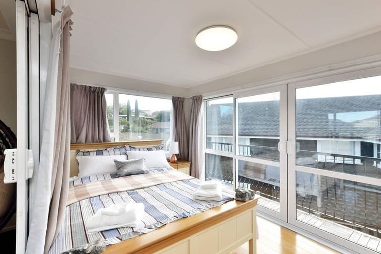 Photo of property in 5 Bellcroft Place, Belmont, Auckland, 0622