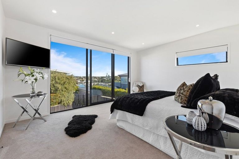 Photo of property in 4c Beach Road, Castor Bay, Auckland, 0620