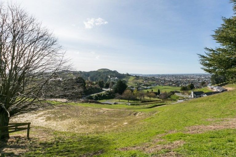 Photo of property in 3 Te Roera Drive, Taradale, Napier, 4112