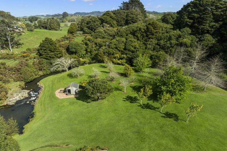 Photo of property in 94 Fitzpatrick Road, Brookby, Manurewa, 2576