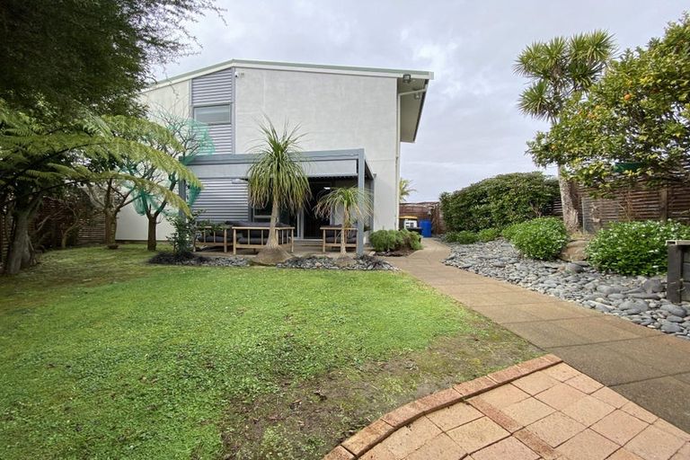 Photo of property in 78 Gunner Drive, Te Atatu Peninsula, Auckland, 0610