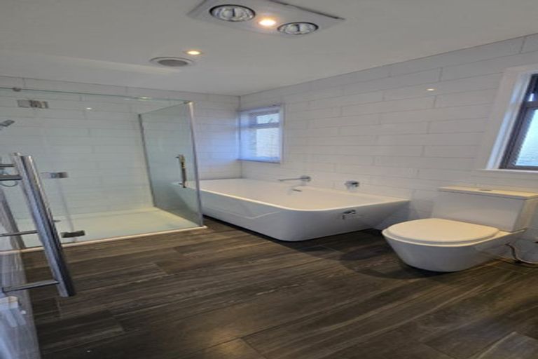 Photo of property in 63 Carlisle Road, Torbay, Auckland, 0630