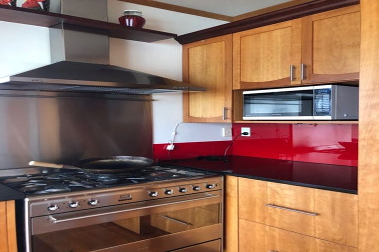 Photo of property in 41 Grafton Road, Roseneath, Wellington, 6011