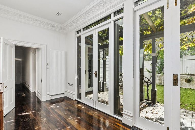 Photo of property in 25 Brougham Street, Mount Victoria, Wellington, 6011