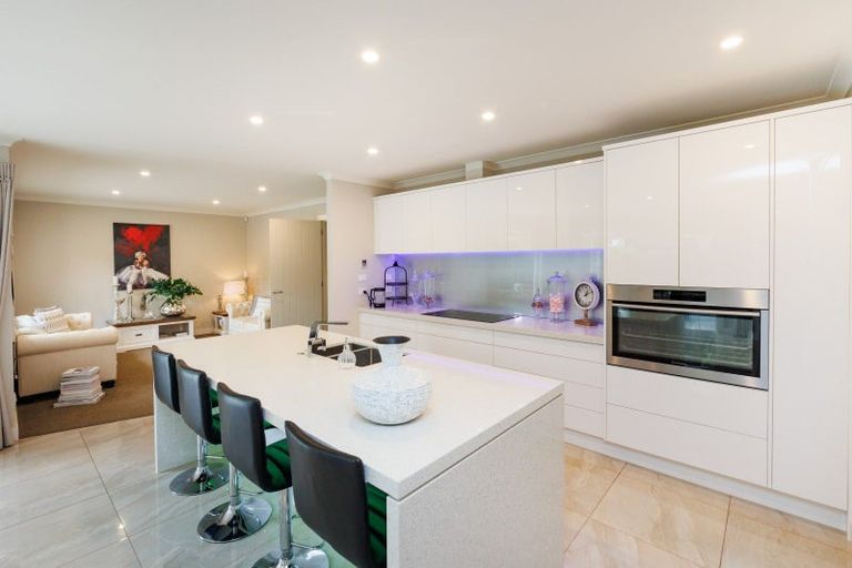 Photo of property in 9 Riverstone Grove, Hokowhitu, Palmerston North, 4410