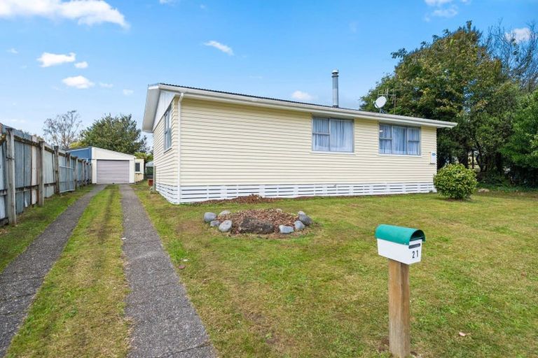 Photo of property in 21 Runuku Grove, Turangi, 3334