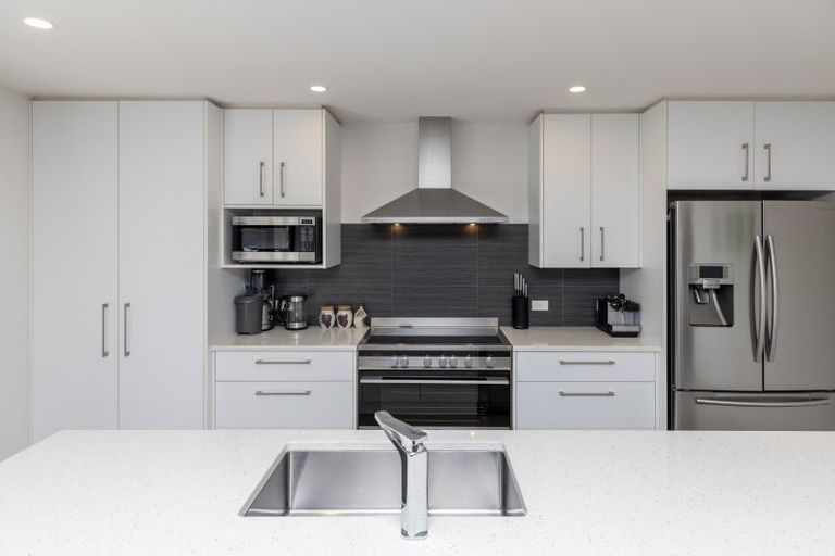 Photo of property in 14 Fiesta Grove, Raumati Beach, Paraparaumu, 5032