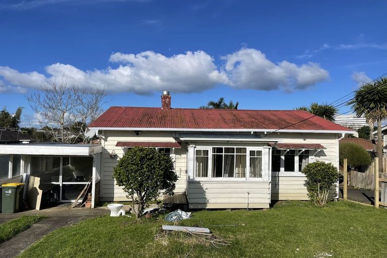 Photo of property in 1/66 Nile Road, Milford, Auckland, 0620