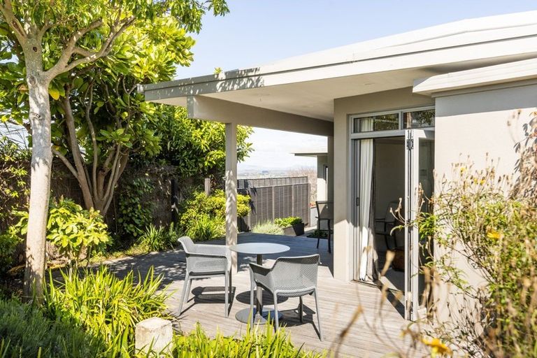 Photo of property in 43 Guys Hill Road, Hospital Hill, Napier, 4110